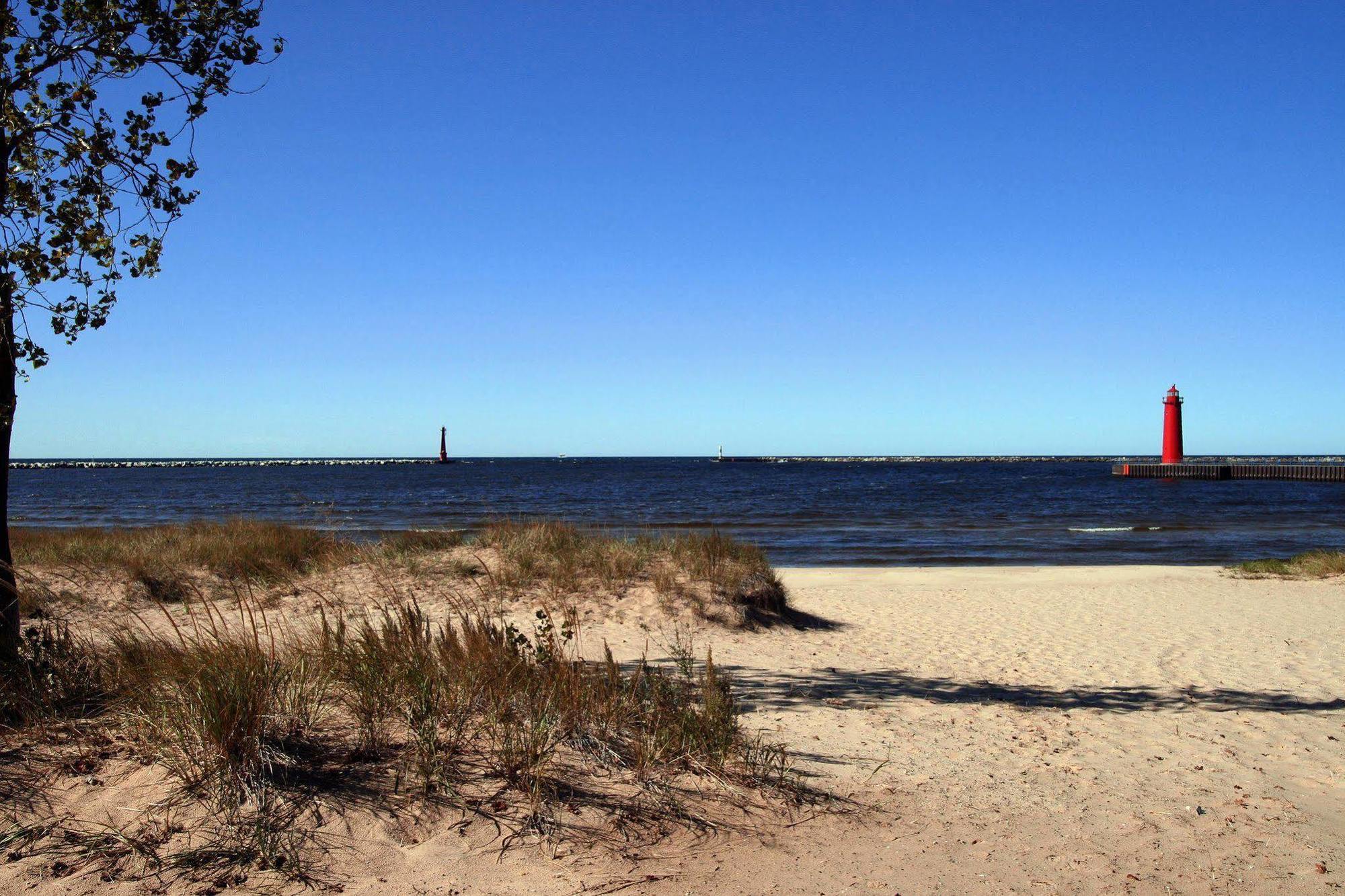 แฮมป์ตัน อินน์ มัสกีกอน Muskegon Heights ภายนอก รูปภาพ